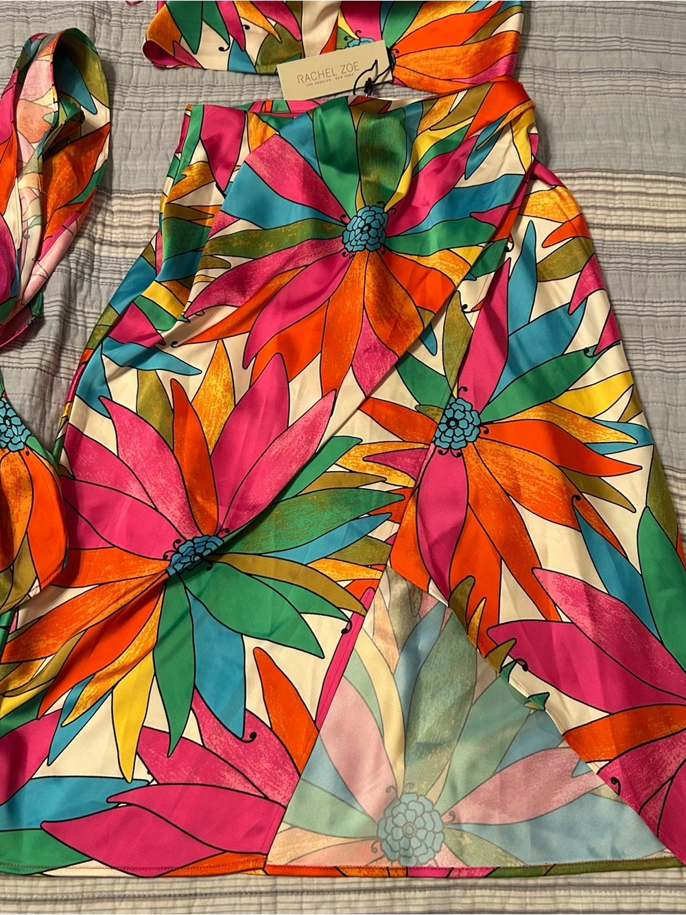 Rachel Zoe Multicolor Floral Satin Set - Bold Tropical Print - Picture 4 of 9
